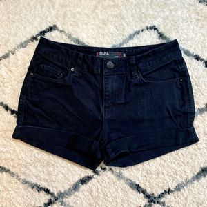 SALE🌟 BDG Black Rolled Cuffed Cuff Denim Shorts